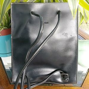 Mondani Bags - Mondani back pack Mondani Bags - Mondani back pack